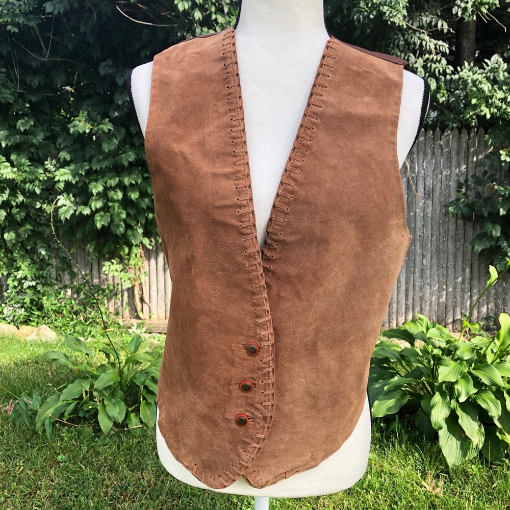100% Leather Vest perfect for fall or Halloween